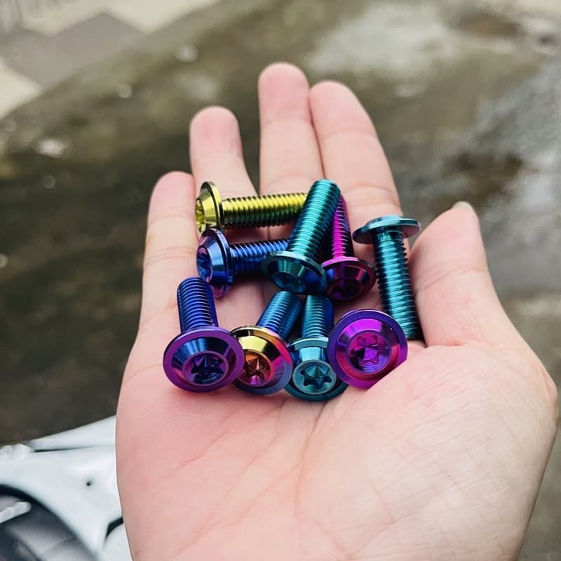 (Mua từ 2) Ốc titan 8li25 dủ MỎNG dẹp gắn đĩa tất cả dòng xe cực sáng đẹp
