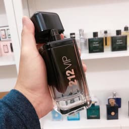 Nước Hoa Nam Carolina Herrera 212 Vip Black 100ml 2