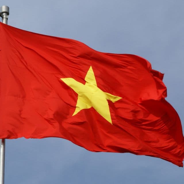 Cờ Tổ Quốc gia đình cắm gậy mặt đất treo ban công chung cư Quốc kì cờ đỏ sao vàng cờ Việt Nam 80x120 0,8x1,2 1x1,5