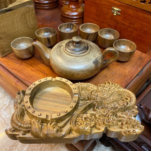 Combo gạt tàn với ấm chén