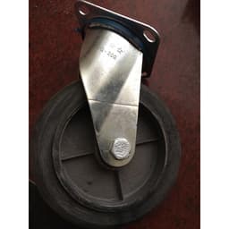 [KKTHN] Bánh xe cao su đúc 20cm gang quay- cố định - Khoá( giá 1c ) 2