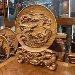 Đĩa gỗ phong thuỷ anh hùng tương ngộ bằng gỗ hương đá đường kính 35cm,dày 4cm 2