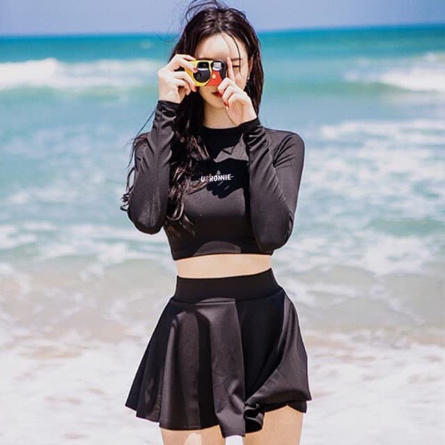 Bộ bikini , bộ đồ bơi nữ áo croptop dài tay và chân váy xoè màu đen Us Ronnie