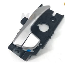 Tay cửa trong HYUNDAI i10 2014-2019 loại có mạ chính hãng Hyundai 7
