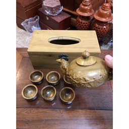 Bộ ấm chén gỗ bách xanh liền quai thơm nức 4