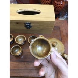 Bộ ấm chén gỗ bách xanh liền quai thơm nức 3
