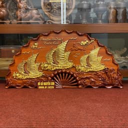 Tranh quạt thuận buồm xuôi gió gỗ hương dát vàng 3
