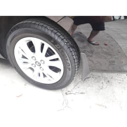 Chắn bùn xe Vios 2019, 2020 2021 2022 2023 2024 2025 2026. kèm ốc bắt 4