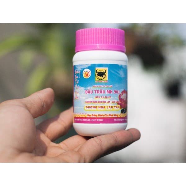 Chai 100gr Phân bón đầu trâu 901 - Dưỡng hoa lâu tàn
