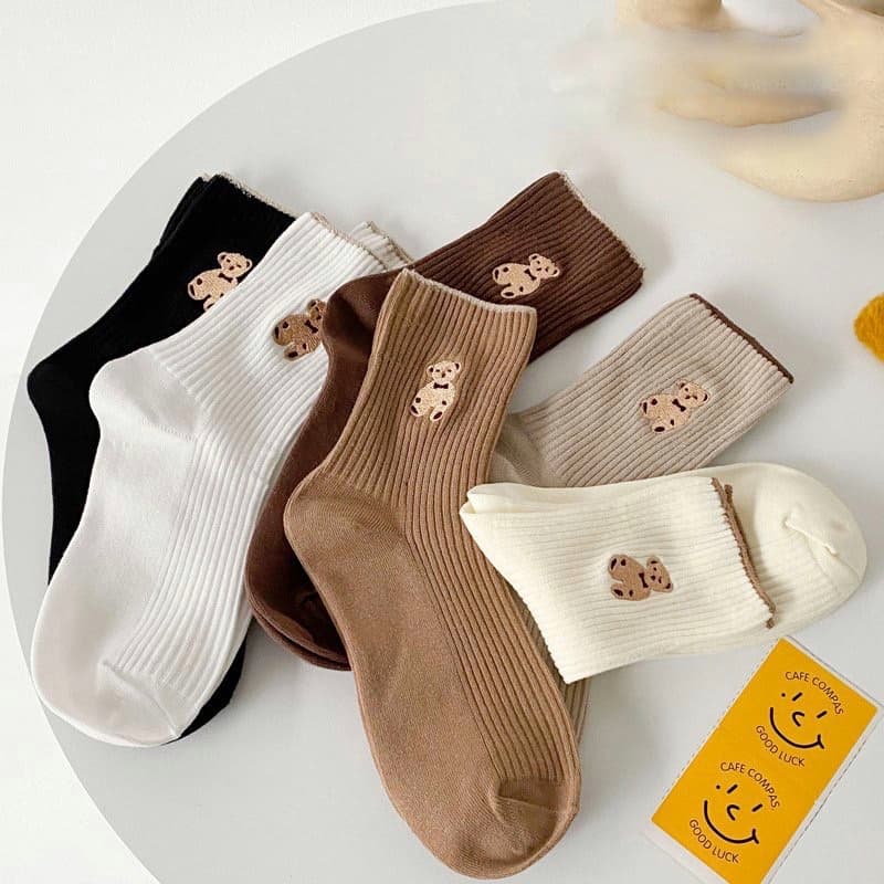 Tất Nữ Trắng Cổ Cao In Hình Gấu Cute Xinh Xắn Vải Cotton Co Giãn Phong Cách Hàn Quốc