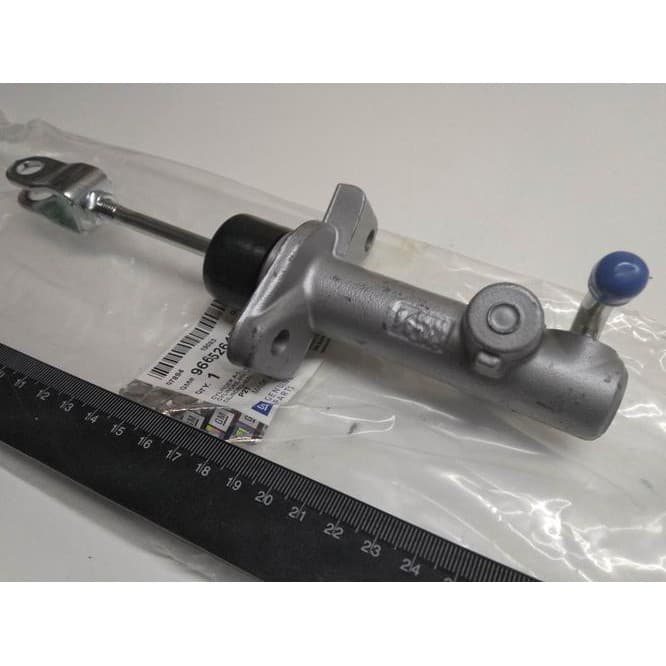 Tổng côn trên, xy lanh côn trên  Aveo gentra 96652647 hàng chính hãng thanh lý và hàng hàn quốc