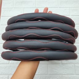 Bọc vô lăng da, có lỗ thoáng khí GIÁ RẺ size 38cm phù hợp các dòng xe ô tô 6