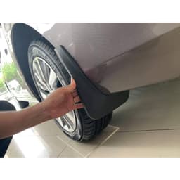 Bộ 4 Chắn Bùn Nhựa Dẻo Xe Toyota Veloz, Avanza 2022 2023 kèm ốc vít vừa form xe, lắp đặt dễ dàng 4