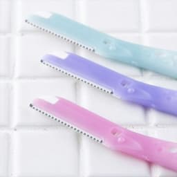 Dao Cạo Lông Mày Lưỡi Thép Có Màng Bảo Vệ Dành Cho Nữ Kai Razor Can Eyebrow 17827 CBM-3P(1 Vỉ 3 Cây) 2