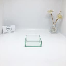 Khay nhỏ bằng kính dùng trồng cây thuỷ sinh, để thức ăn cho tép kích thước 8x8x3cm 2