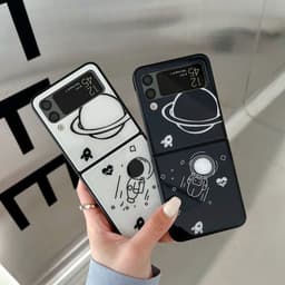 [CÓ SẴN] Ốp Samsung Z Flip 3 - ZFlip3 5G họa tiết phi hành gia - vũ trụ phủ bóng xinh xắn đáng yêu 2