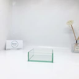 Khay nhỏ bằng kính dùng trồng cây thuỷ sinh, để thức ăn cho tép kích thước 8x8x3cm 3