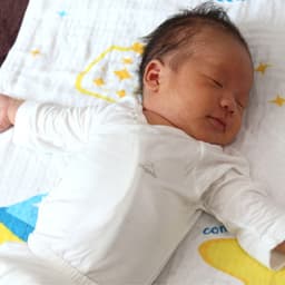 Set quần áo cài chéo 5 món vải modal làm từ sợi cây sồi siêu mềm và thoáng khí  Comfybaby size sơ sinh Newborn 7