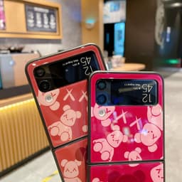 Ốp Samsung Z Flip 3 - ZFlip3 - Z Flip3 - Flip3 5G họa tiết gấu cá tính phủ bóng chống dơ bảo vệ toàn diện 2