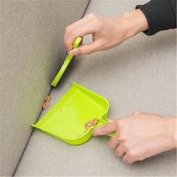 [HÀNG CÓ SẴN] Bộ Chổi Và Đồ Hốt Rác Mini Bằng Nhựa Tiện Dụng Cho Nhà Bếp 2