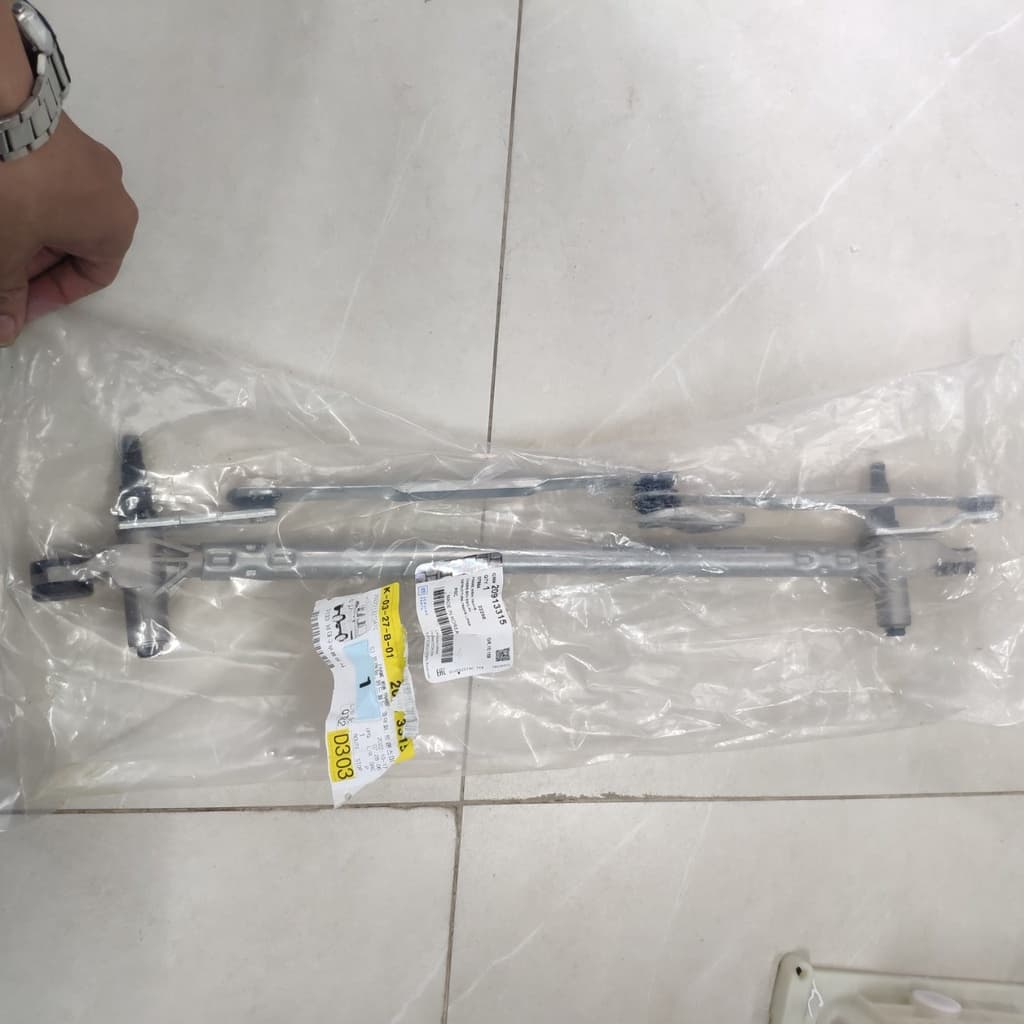 Thanh giằng gạt mưa Captiva hàng chính hãng GM và OEM trung quốc 20913315