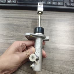 Tổng côn trên, xy lanh côn trên  Aveo gentra 96652647 hàng chính hãng thanh lý và hàng hàn quốc 6
