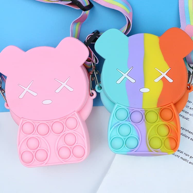 [Xả kho] Túi xách đeo chéo silicon hình gấu Bear rick pop it bong bóng giảm căng thẳng, thời trang dễ thương