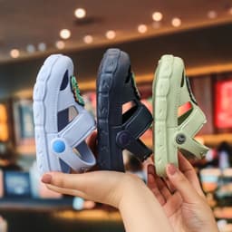 Dép sục chống trượt cho bé gắn hình khủng long (có sẵn) 3