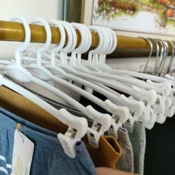 (COMBO 30 CÁI) Móc Kẹp Đồ Lót, Đồ Bikini Nhựa Trắng/ Hồng 3