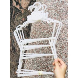 (COMBO 30 CÁI) Móc Nhựa Treo Set Quần Áo Trẻ Em, Mọc Màu Trắng Mặt Gấu Tiện Dụng 1