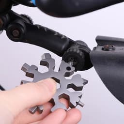 Móc Khoá Cờ Lê Thép Đa Năng 18 Trong 1 Hình Bông Tuyết 5