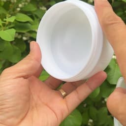 Giá Sỉ 100 Hủ K150 Trắng Không Viền - 150gr - kích thước 10x5cm - Có nắp lót chống tràn 6