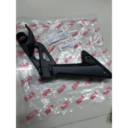 Gác chân nhôm bên phải Exciter 2006_2010 Yamaha-1S9F74622000 Giá Để Chân Phải(Đen Mờ) 2