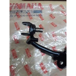 sắt gác máy dòng xe Ex 2010 côn tay có sử dụng gác chân bật ra vô (5P7F74110000-Giá để chân trước ) 2