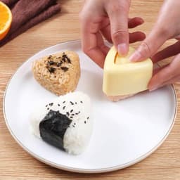 Khuôn làm cơm nắm sushi hình tam giác 7.5x7x4cm 2