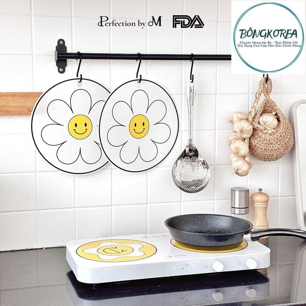 Miếng lót bếp từ Smiley Perfection by M, silicone FDA cao cấp, chống xước, bắt từ, chịu nhiệt tốt