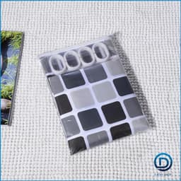 Rèm treo nhà tắm LADOHOME họa tiết ô vuông, chất liệu polyester dày dặn chống thấm nước, không xuyên thấu 6