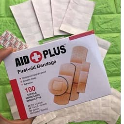 Hộp 100 băng gạc y tế tiệt trùng AID FIRST- VH MART 2
