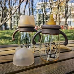 Bình sữa hình mèo van chống sặc kèm tay cầm dung tích 300ml 1