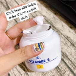 Kem dưỡng ẩm Vitamin E Aron Thái Lan giảm nứt nẻ hay đau rát trong mùa hanh khô 200g 4