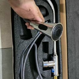 Vòi Rút Dùng Cho Chậu Rửa Bát. Giúp Dễ Dàng Vệ Sinh Chậu Và Tiện Lợi. Chất Liệu Lõi Đồng Cao Cấp, Có 2 Đường Nóng, Lạnh 6