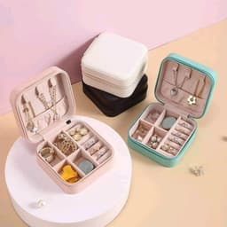 Hộp đựng nữ trang nhung trong suốt 5