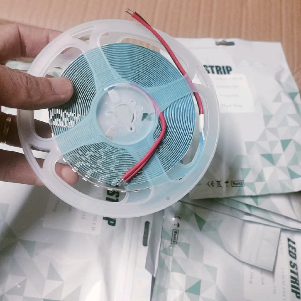 Cuộn Led dán 120V, 120 mắt. Mặt Sau Có Băng Dính 3m. Sẵn 3 Màu Ánh Sáng. Trắng, Vàng, Trung Tính