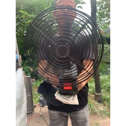 Quạt Tích Điện Pin 10 Cell Dùng Liên Tục 8h , Quạt Makita Để Bàn 2 Cấp Độ Gió Siêu Mát 3