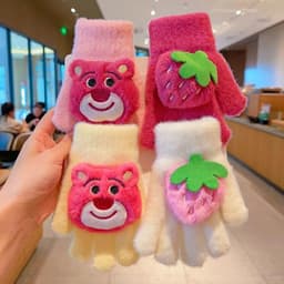 Găng tay len gấu dâu Cho Bé - Găng Tay Giữ Ấm Mùa Đông Họa Tiết Gấu Dâu Tây Cho Bé Gái 3-8 Tuổi MM-STORE 2