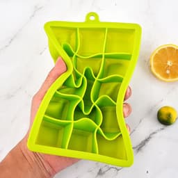 Khuôn làm đá, khay đá lạnh có nắp đậy chất liệu silicon an toàn tiện lợi bền bỉ 2