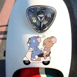 [HỎA TỐC] Decal Miếng Dán Hình dán mèo và chuột cưỡi xe máy ngộ nghĩnh và dễ thương dành cho xe điện và ô tô Temxe.Net 3