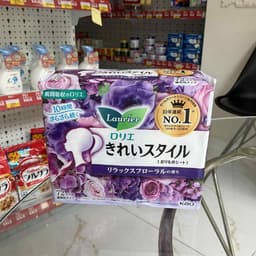 Băng vệ sinh Kao Laurie hàng ngày 72 miếng (5 mùi hương) (Tím - Hương hoa) 3