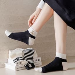 Set 5 Đôi Tất Họa Tiết Kẻ Sọc🍀FREESHIP🍀Vớ Thêu Họa Tiết Gấu Hoạt Hình Màu Trắng Đen Dễ Thương .. VINBEO 2