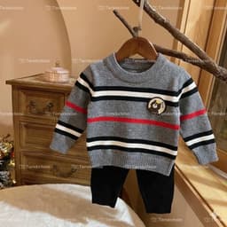 Bộ len hiệu kẻ đính gấu cho bé ấm áp mùa đông 5-13kg - Quần Áo 5